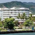 holiday _inn_cairns_exterior